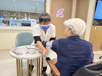 庙城镇社区卫生服务中心深入养老社